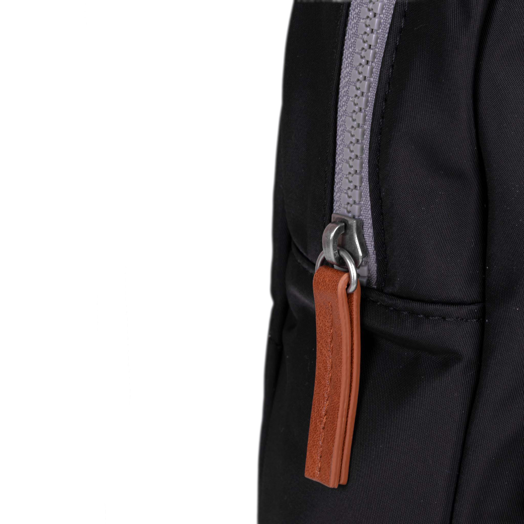 Willesden Sling Bag in Black