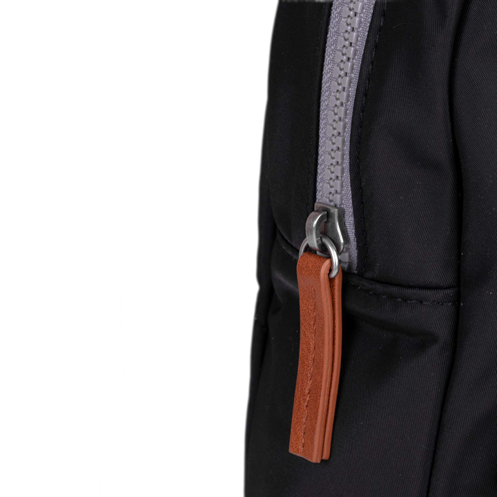 Willesden Sling Bag in Black