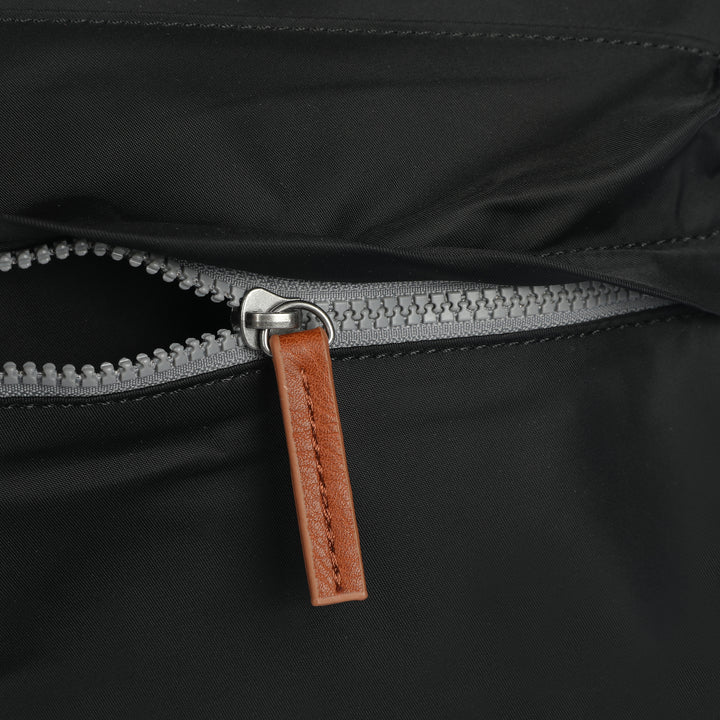 Kennington Crossbody Bag in Black