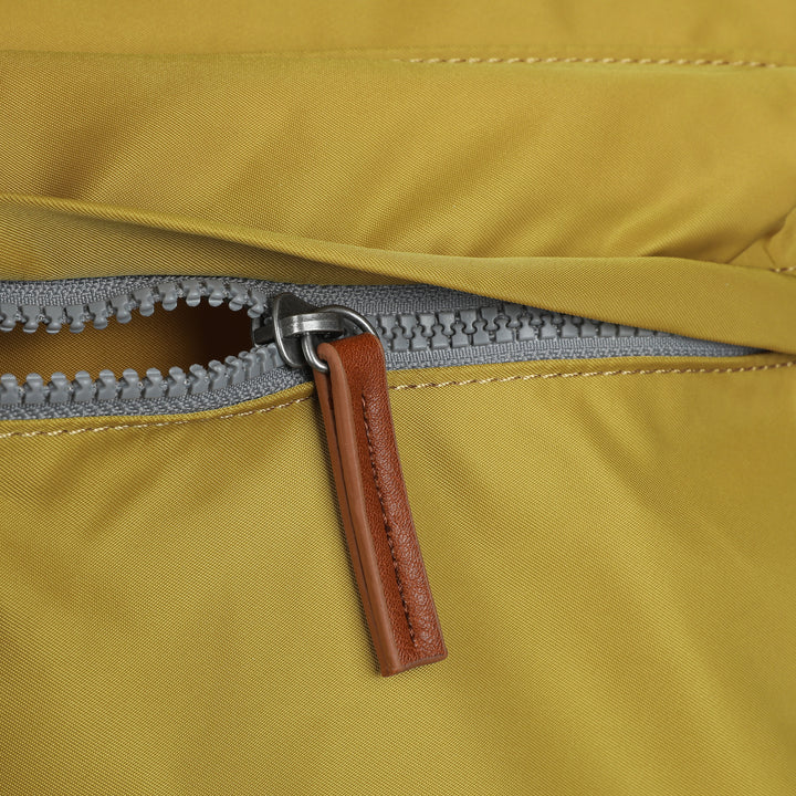Kennington Crossbody Bag in Corn