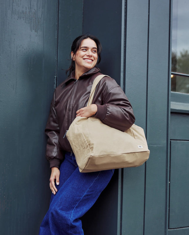Sloane Shoulder Bag in Safari