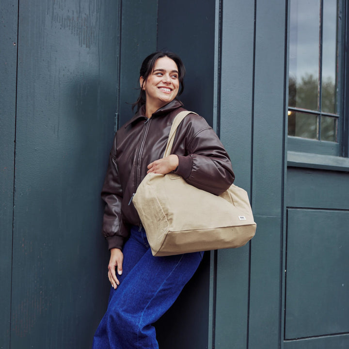 Sloane Shoulder Bag in Safari