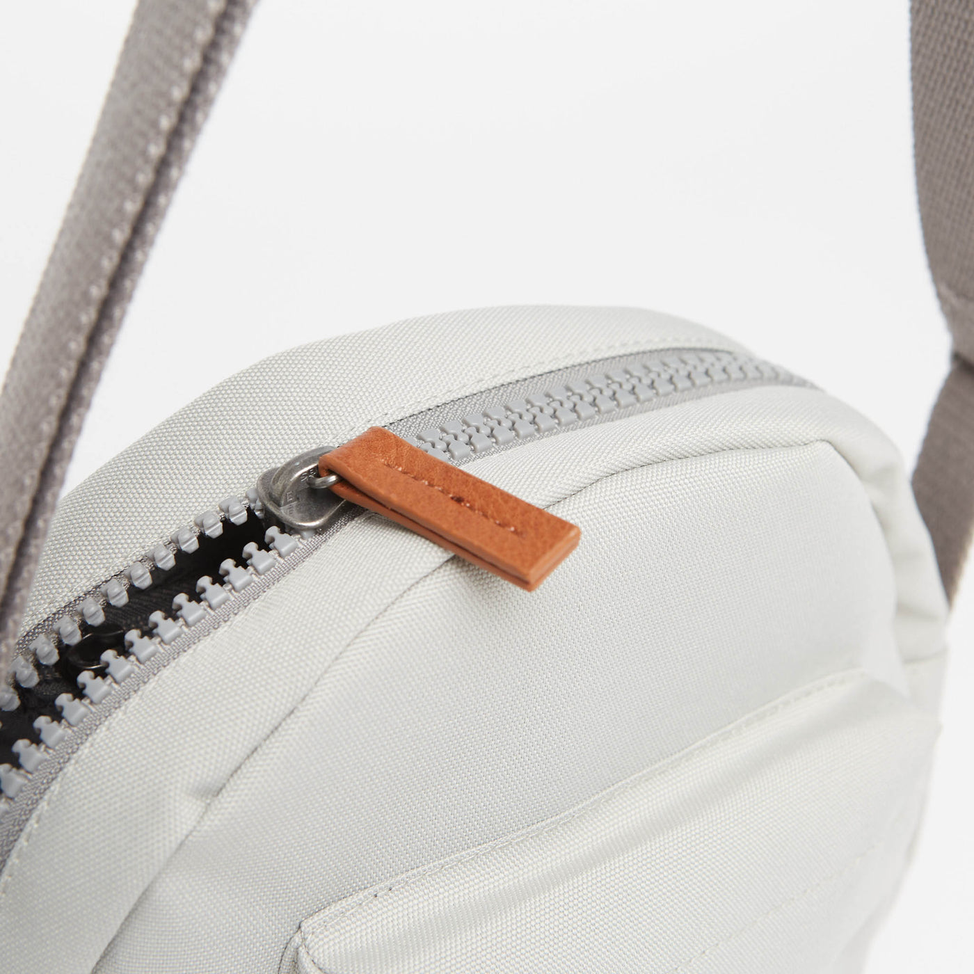 Roka | Sustainable Bag | Crossbody Bag | Grey